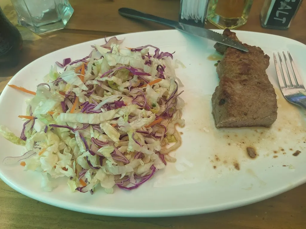 Isadora Melissa_Kppos Restaurant_Peñaflor_review