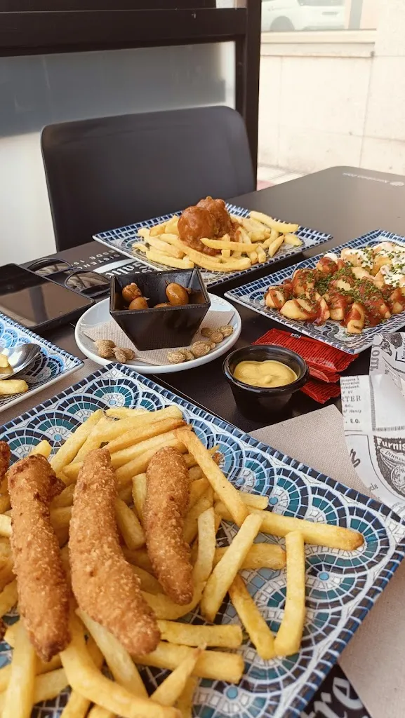 Anna Rovira_Bajo Trece_Arteixo_review