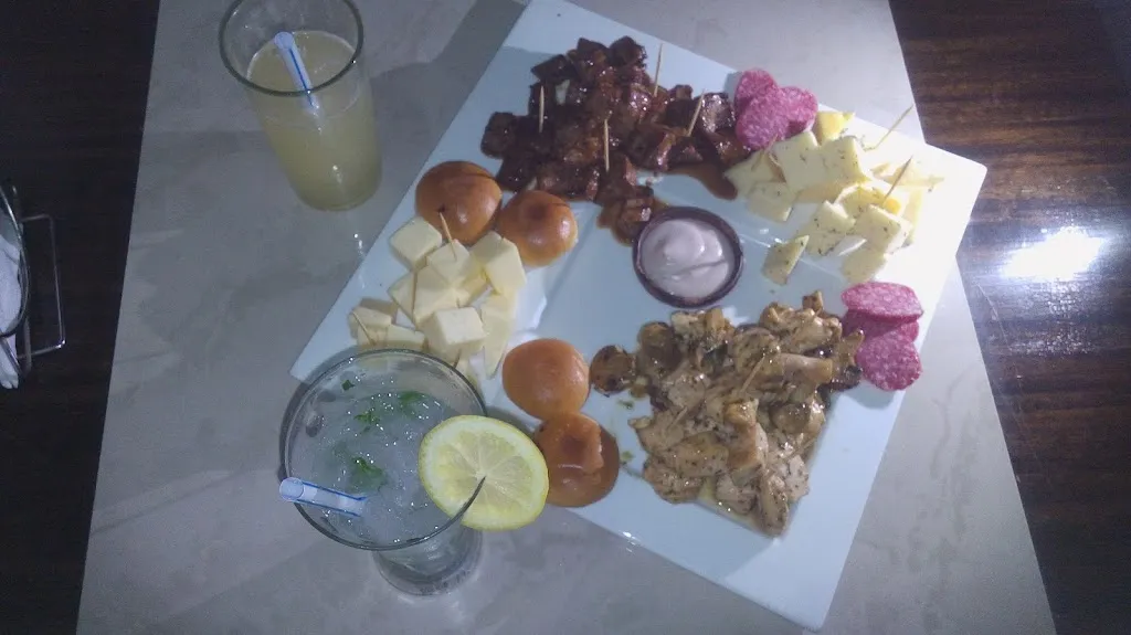 Jacqueline Aa_Bar Vokados_Peñaflor_review