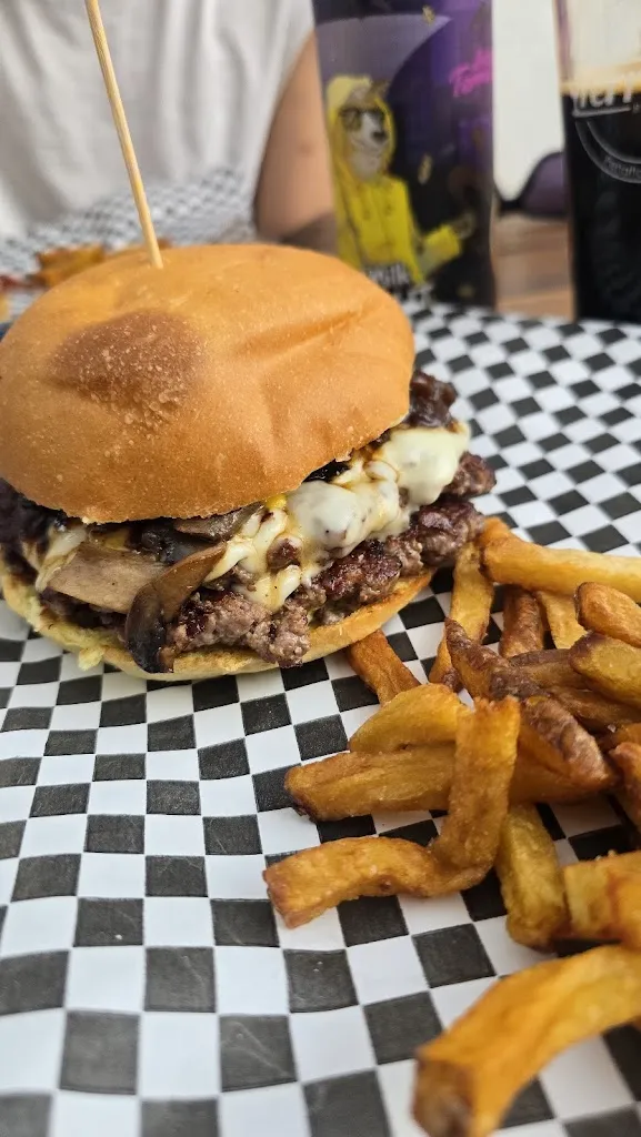 Sebastian Zapata_Burger House_Peñaflor_review