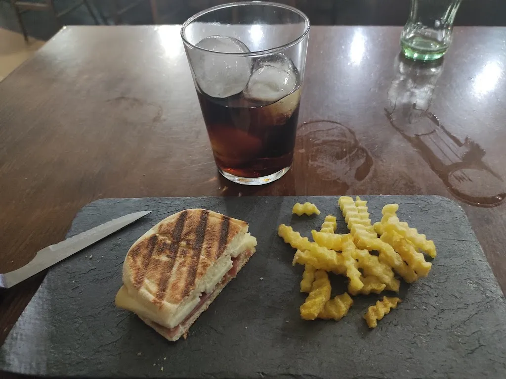 Marco A Ruiz_Bar El K Te Dije_Peñaflor_review