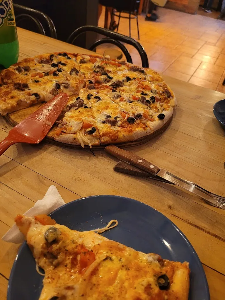 melissa sandoval_Pizzaron_Peñaflor_review