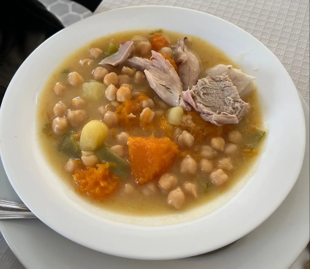 Lucía C_Bar Los Cazadores_Roda de Andalucía La_recensione