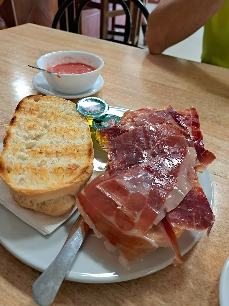 Francisco Castejon_Bar Los Cazadores_Roda de Andalucía La_recensione