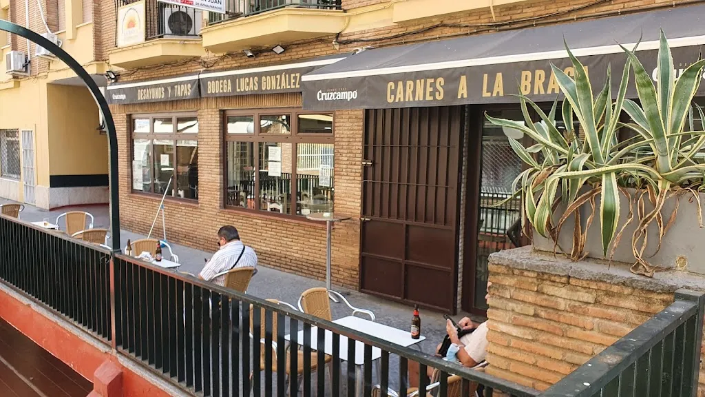 Bodega Lucas Gonzalez restaurant in San Juan de Aznalfarache