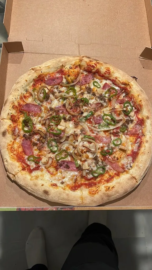 Paco Sarasua_Luigipizza San Juan de Aznalfarache_San Juan de Aznalfarache_review