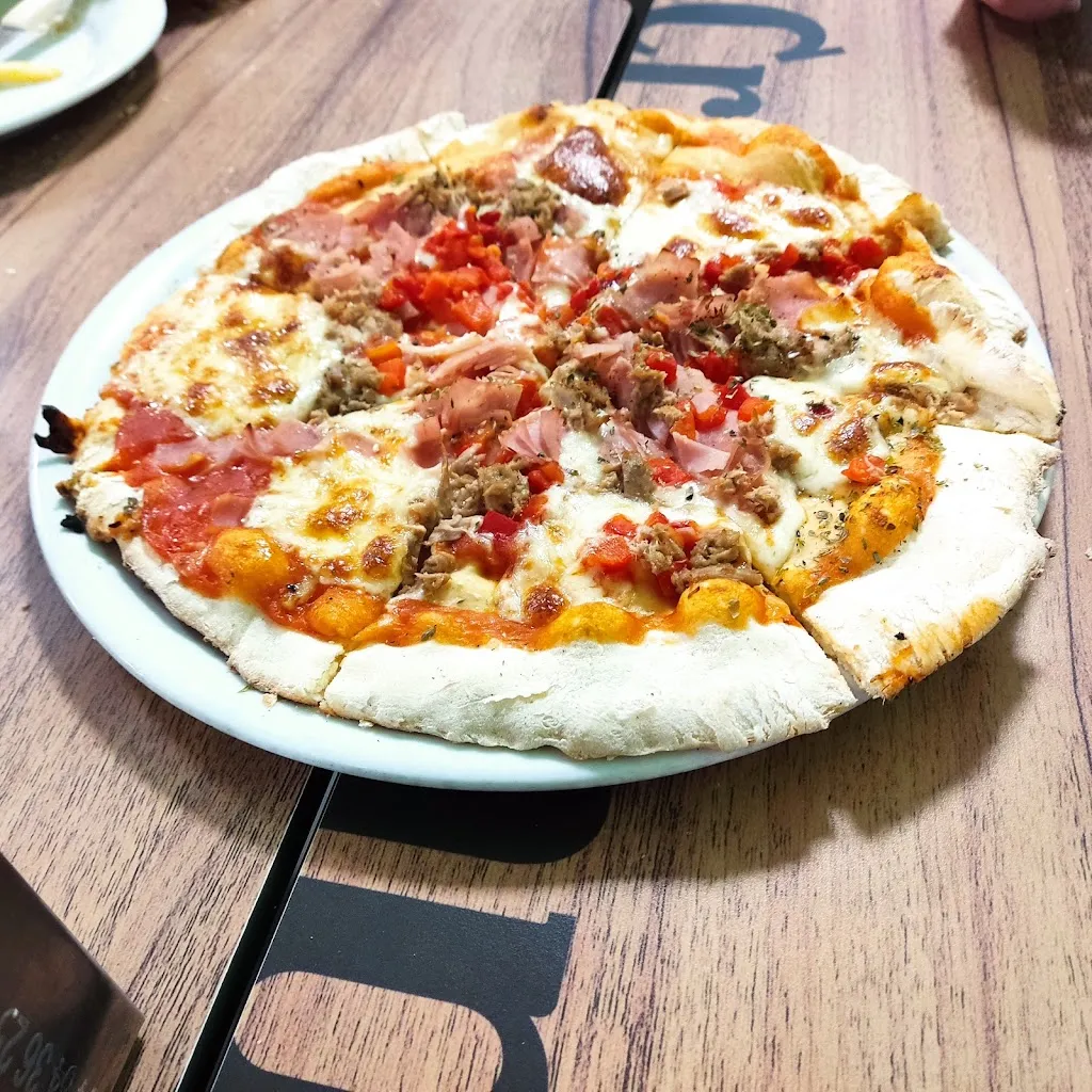 FRANCISCO MIGUEL FRUCTUOSO PEREZ_Pizzas A Todo Gas_Saucejo El_recensione