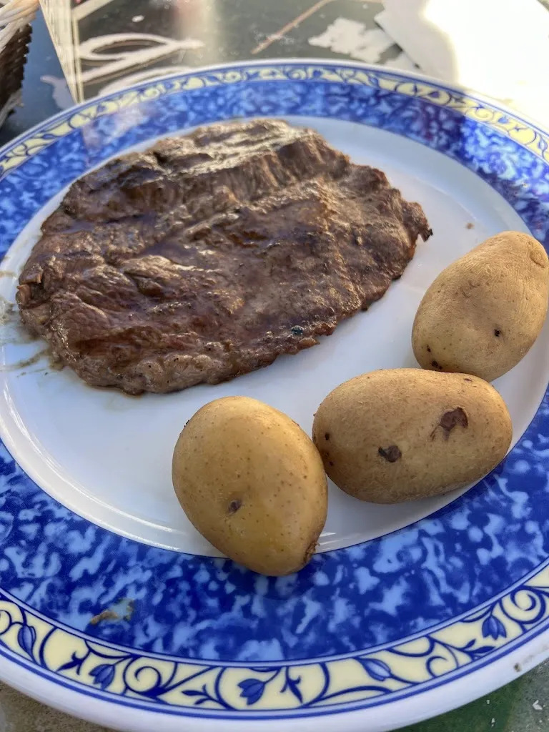 Jose Salazar_Mesón La Caipiriña_Santiponce_review