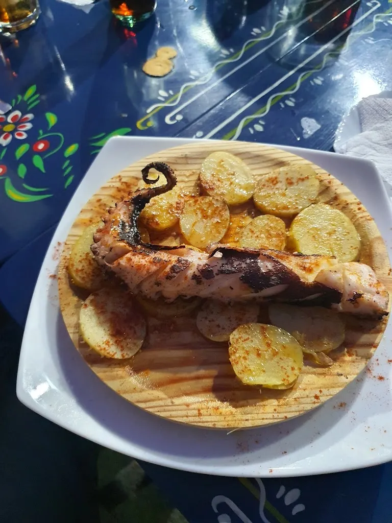 Cerveceria marisqueria El Willy_Tocina_slider_image_2