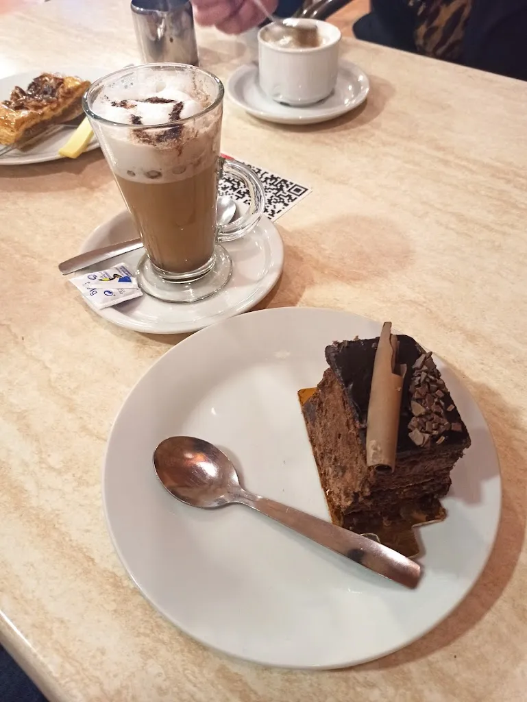 Carlos Alberto Rodríguez Montero_Cafetería La Bruja de Chocolate_Tocina_review