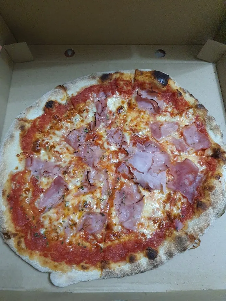 Laura Cor Jim_Pizzería DA NOI_Tocina_Bewertung