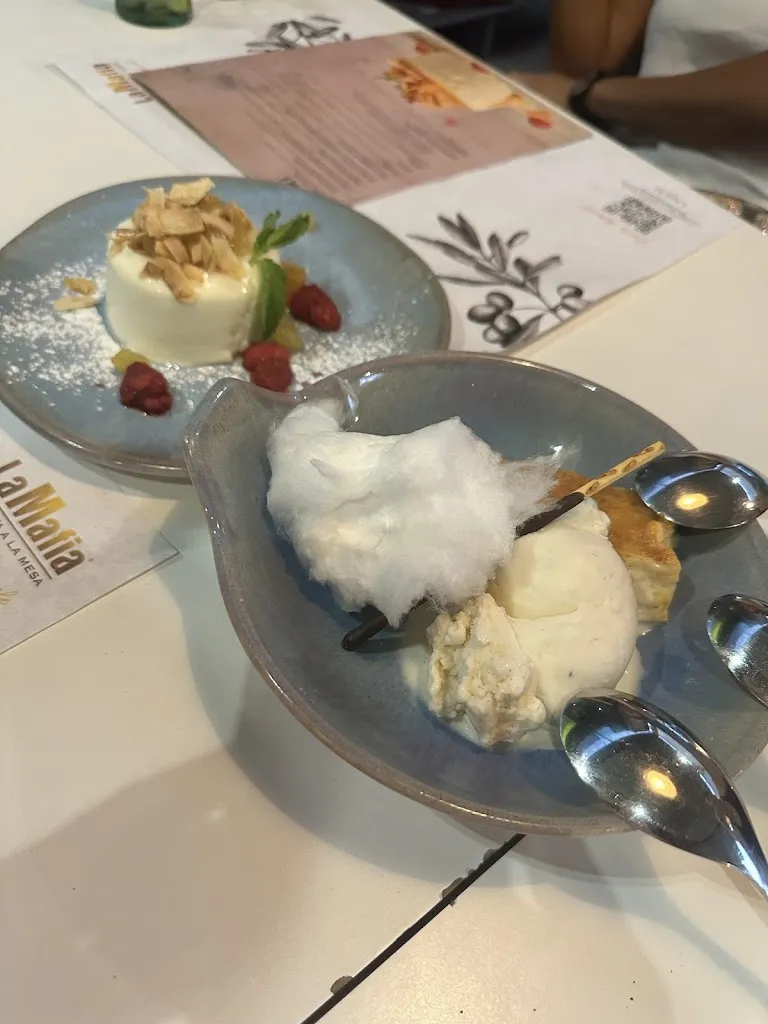 Marian Sanad_La Mafia se sienta a la mesa_Tomares_review