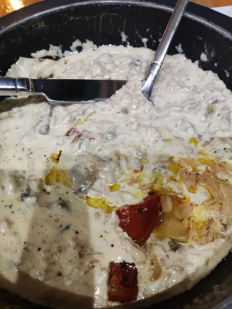 Benjamin Siegel_La Mafia se sienta a la mesa_Tomares_review