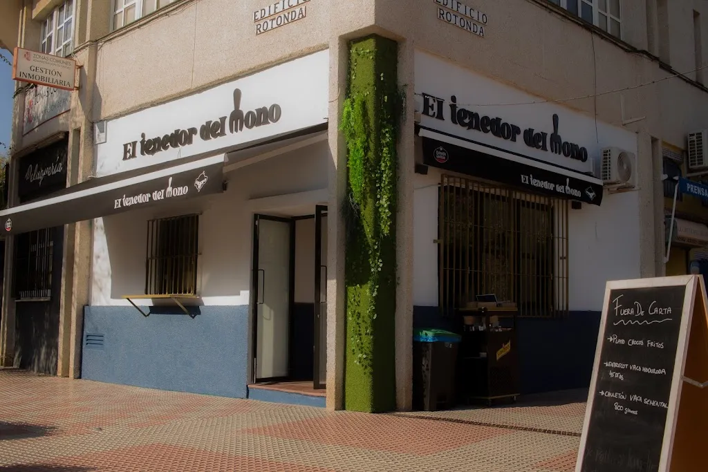 El Tenedor del Mono restaurant in Tomares
