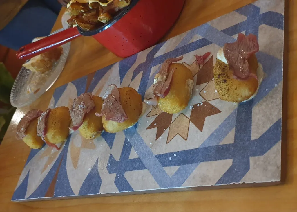 José Gallego Cabello_Salones José Benítez_Umbrete_review