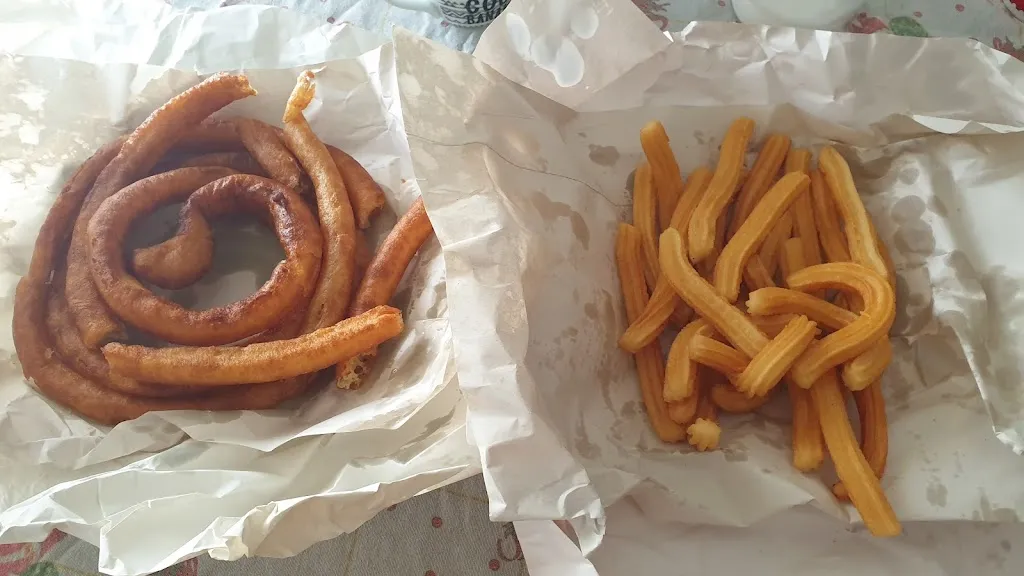 Asador de pollos Patatas Fritas Umbrete restaurant in Umbrete