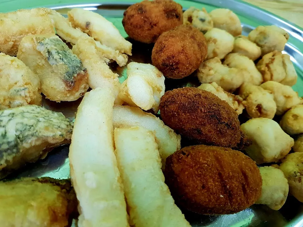 Pollería y freiduria Piolindo_Umbrete_slider_image_3