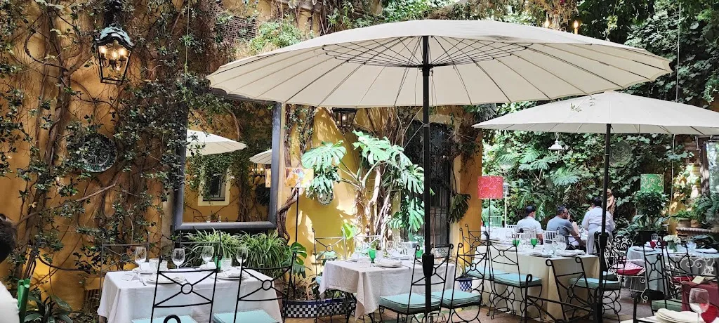 Casa Manolo León_Sevilla_slider_image_3