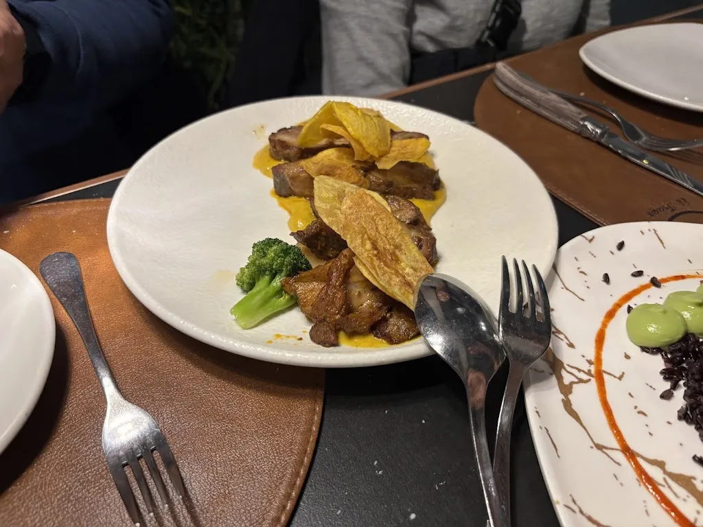 Alex Yang_El Traga_Sevilla_review