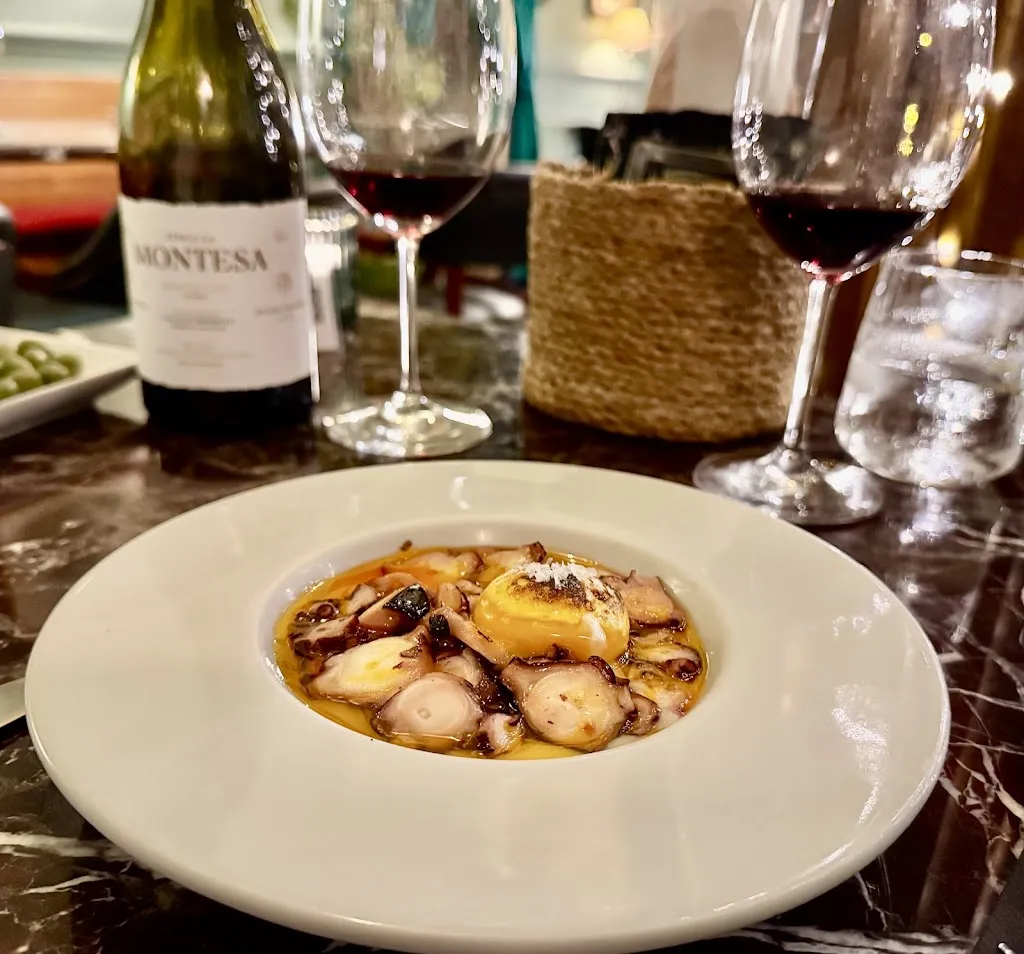 Petit Comité Sevilla_Sevilla_slider_image_3