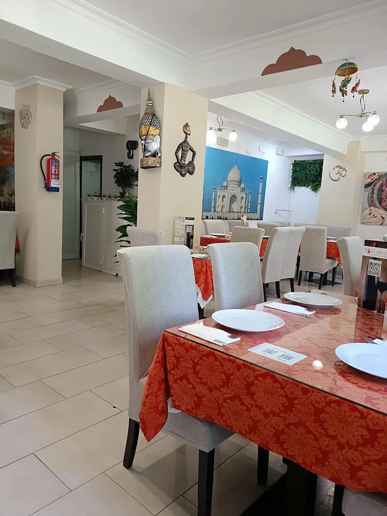 Bollywood Indian Restaurant Sevilla_Sevilla_slider_image_3