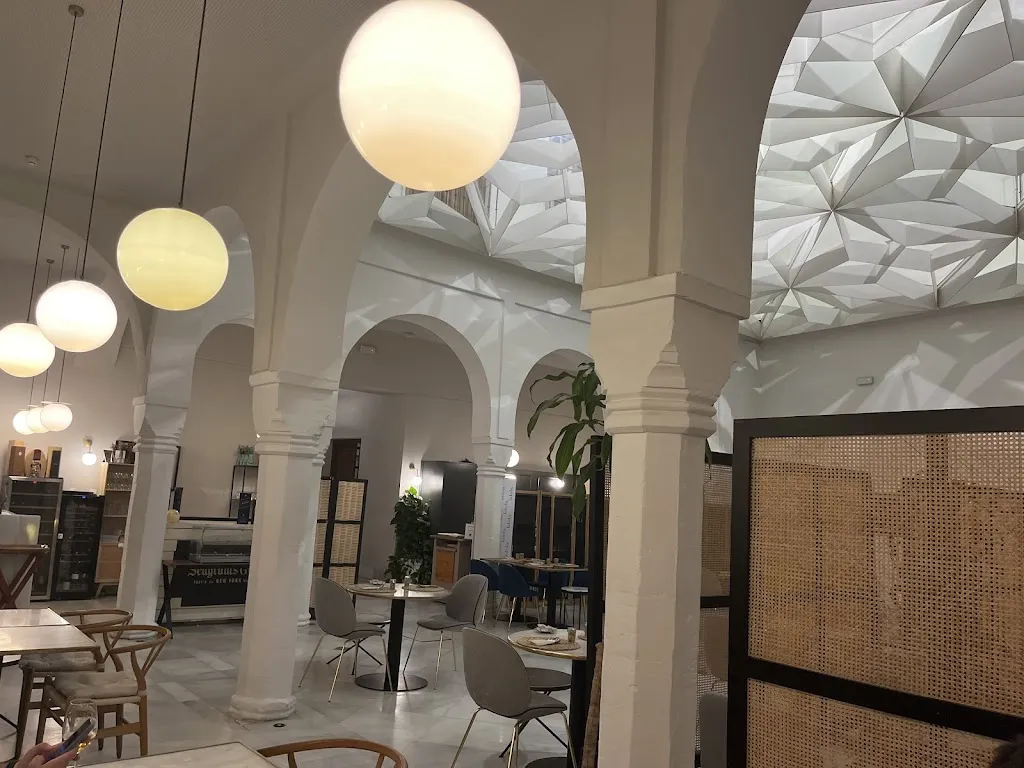 Lalola de Javi Abascal_Sevilla_slider_image_3