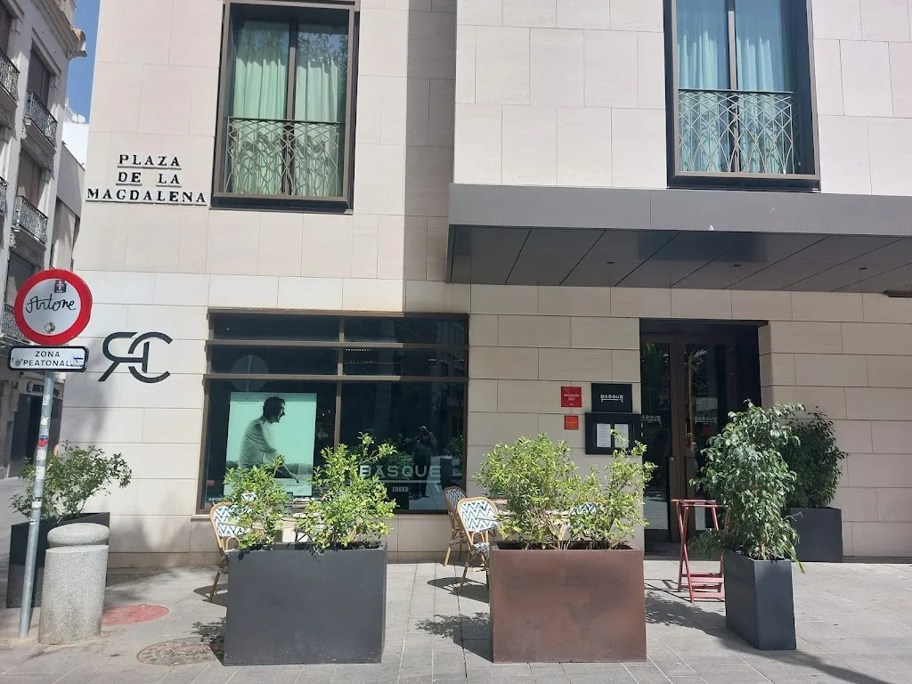 Eneko Basque_Sevilla_slider_image_3