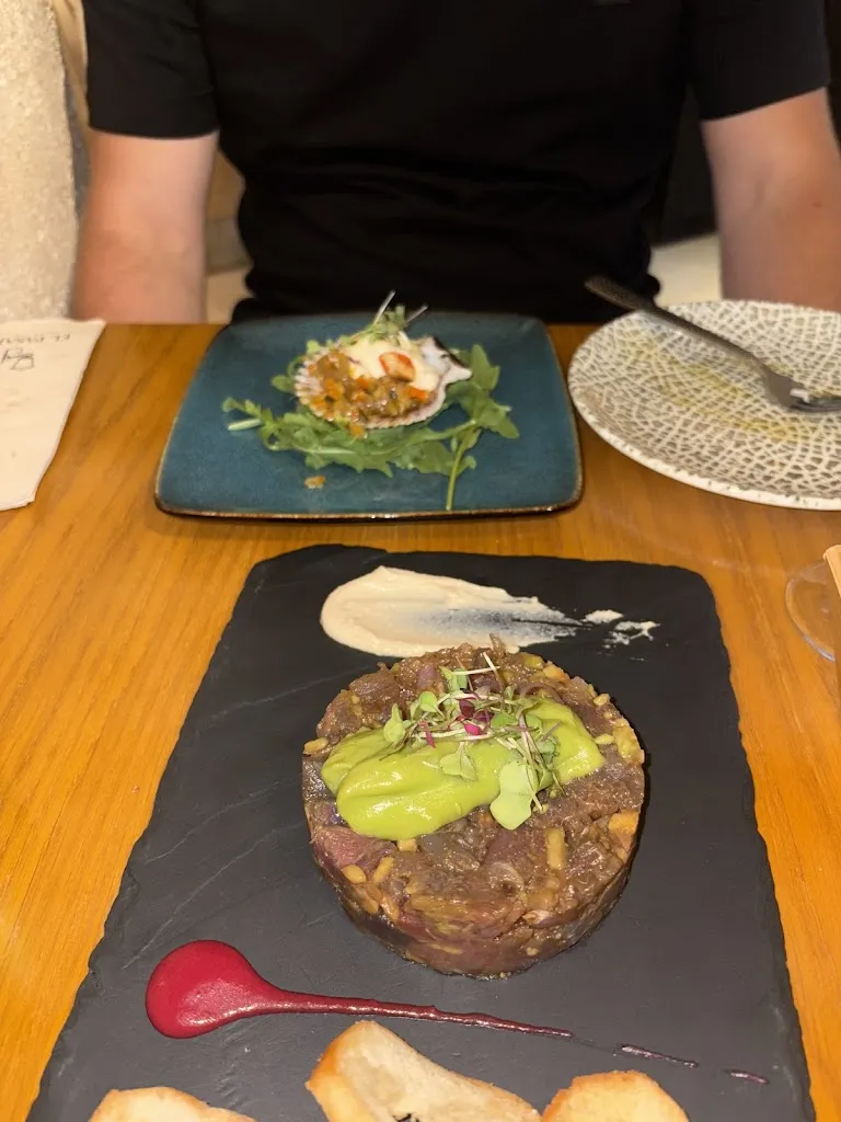 Chloe Halladey_El Pasaje Santa María la Blanca_Sevilla_review