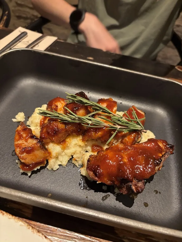 Khanh Hang Dao_Perro Viejo_Sevilla_recensione