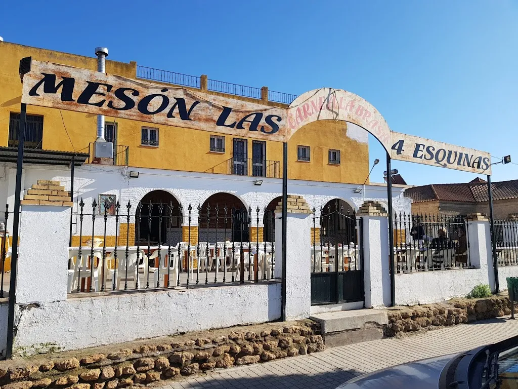 Bar Las 4 Esquinas restaurant in Valencina de la Concepción