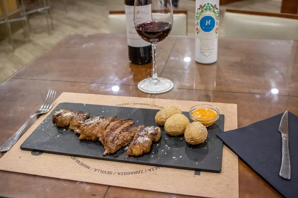 Taberna - Restaurante Tierra de Olivos_Valencina de la Concepción_slider_image_2