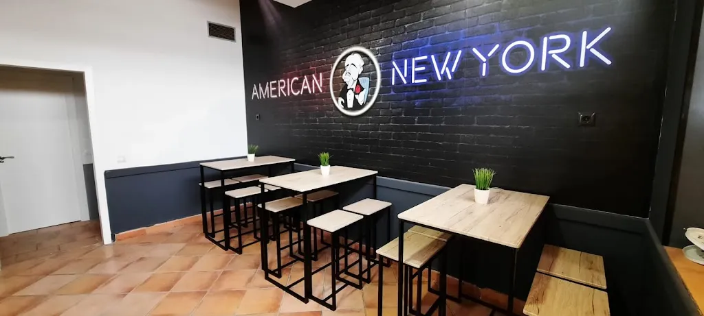 American New York Food Pizzeria restaurant in Valencina de la Concepción