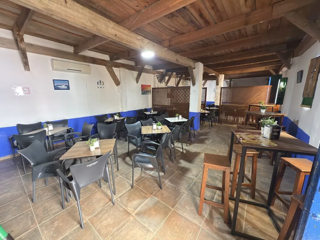 Bar La Pescaera restaurant in Villamanrique de la Condesa