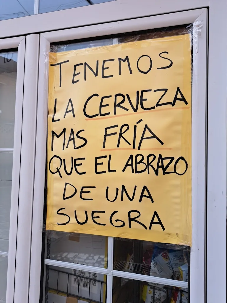 bar machin restaurant in Villamanrique de la Condesa