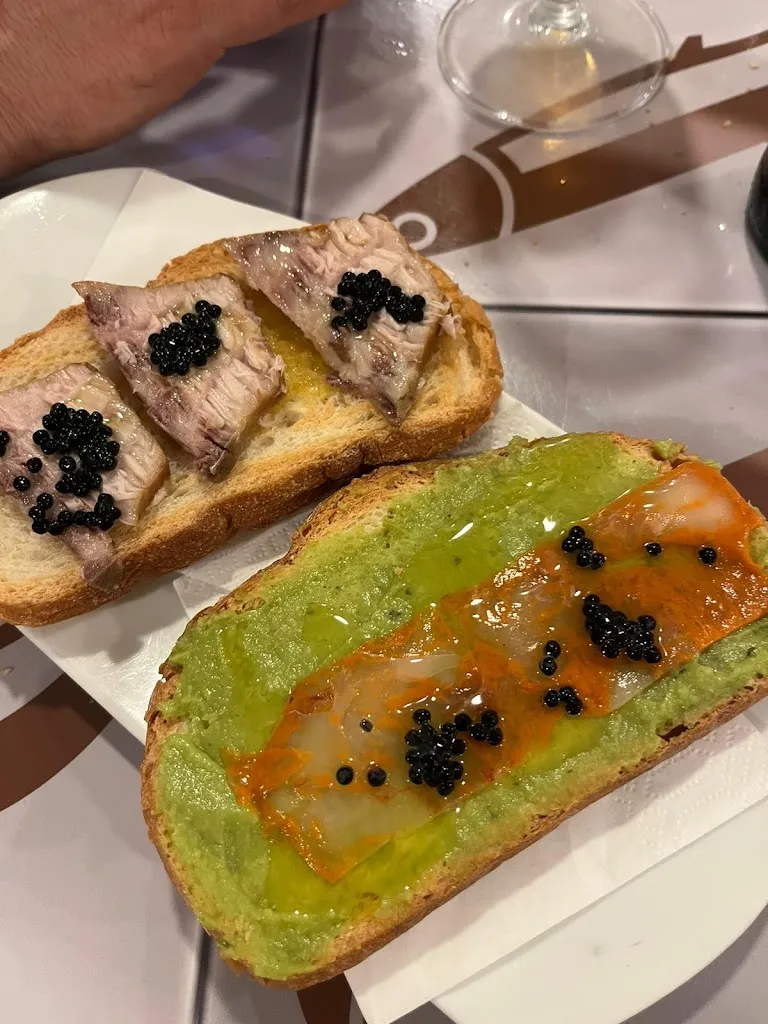 Marco Luigi Vittorio Amodeo_Aquí Santoña - Tienda y Tapas_Carboneras_review