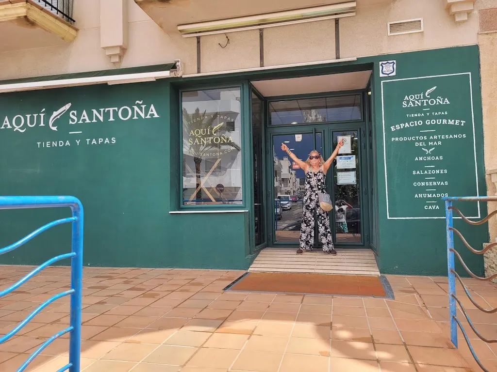 Aquí Santoña - Tienda y Tapas restaurant in Carboneras