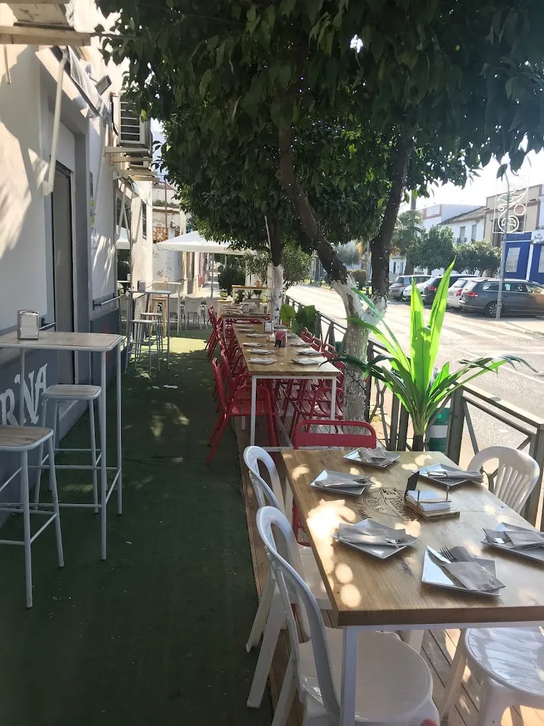 Bar restaurante La Taberna restaurant in Villaverde del Río