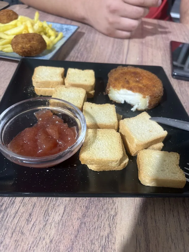 anabel ramirez gomez_Cerveceria Los Monos_Villaverde del Río_recensione