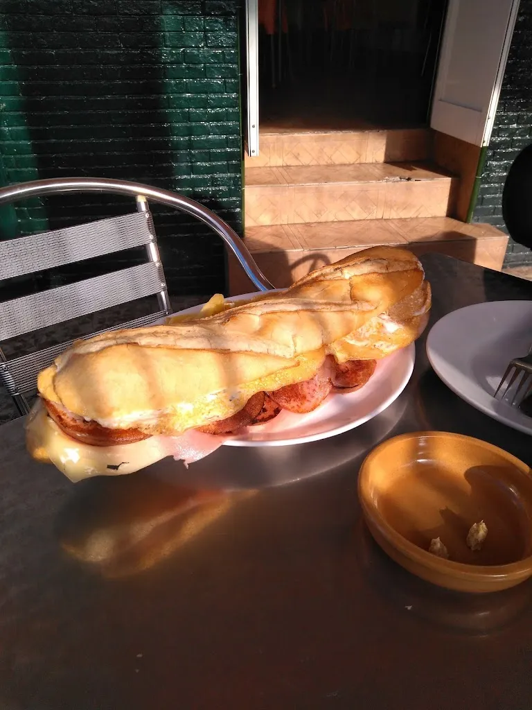 Burguer Castillo restaurant in Villanueva del Río y Minas