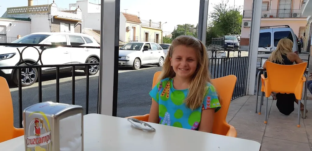 Rogier Hümmels_Bar Reche_Villanueva del Río y Minas_recensione