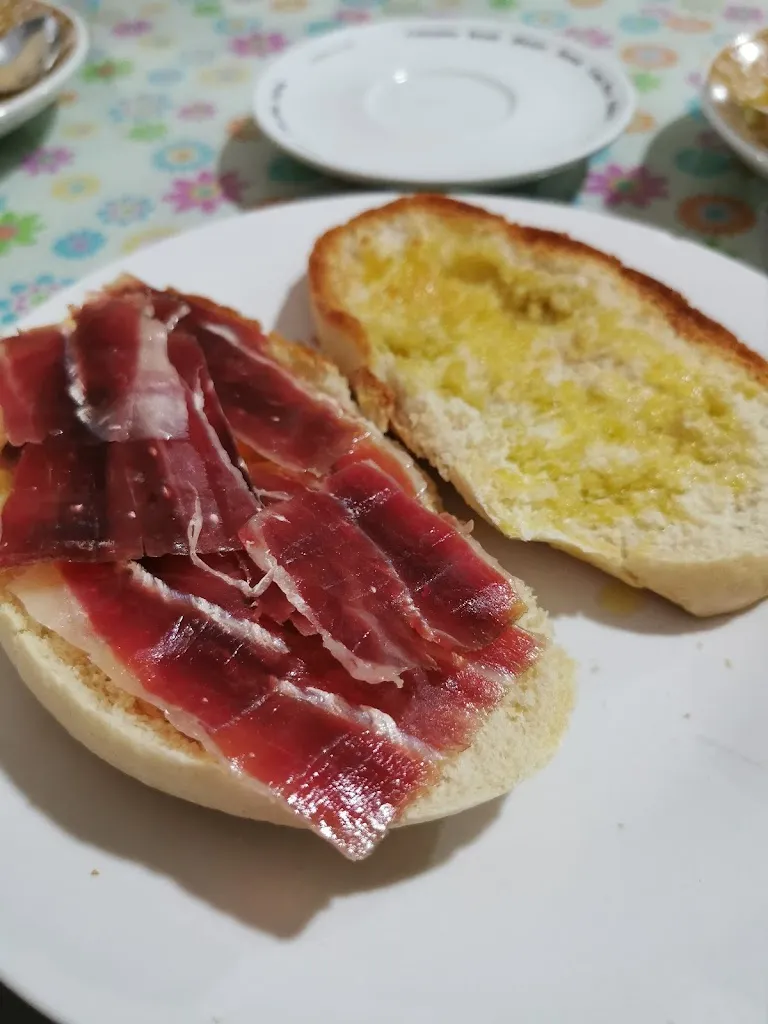 María José “Oicixu”_Bar Kruze_Villanueva del Río y Minas_review