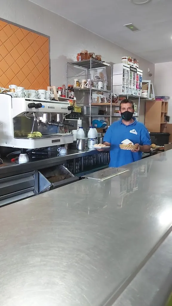 manuel naranjo_Bar Kruze_Villanueva del Río y Minas_review