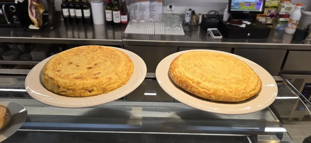 Cris Café Área 117 Restaurante_Adradas_slider_image_2