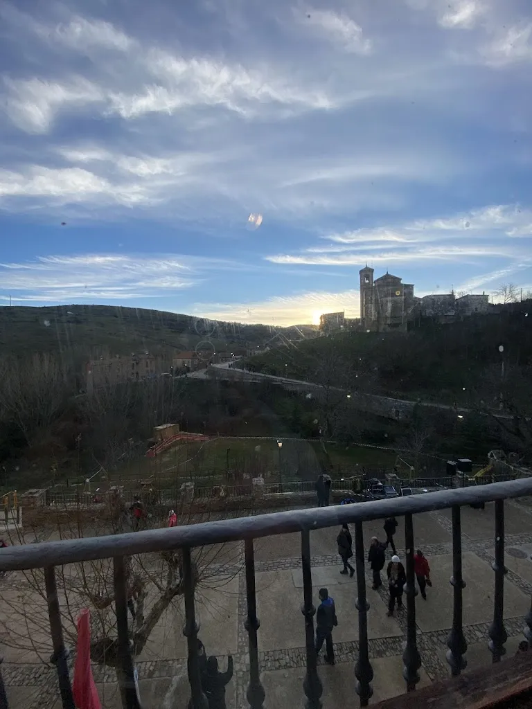 Maria Victoria Aranda Moral_La Posada Del Puerto_Alconaba_review