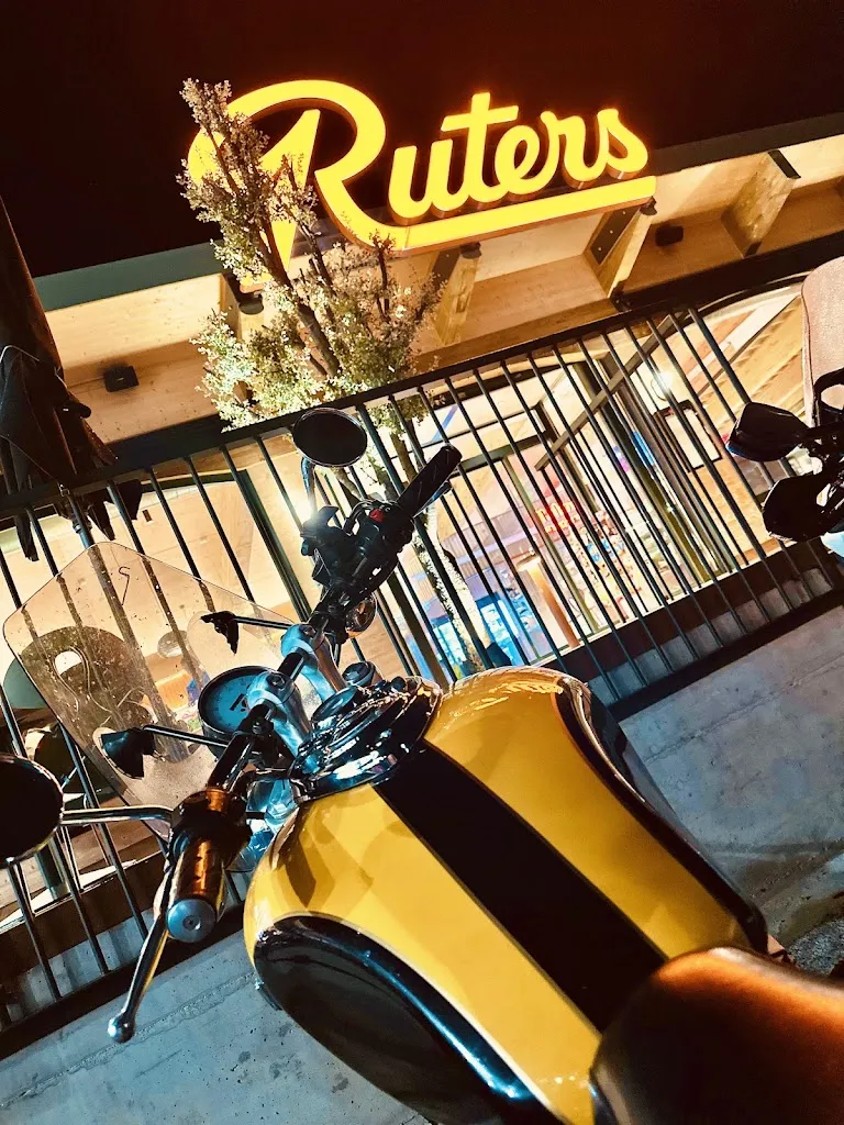 Ramon G_Ruters_Abejar_review