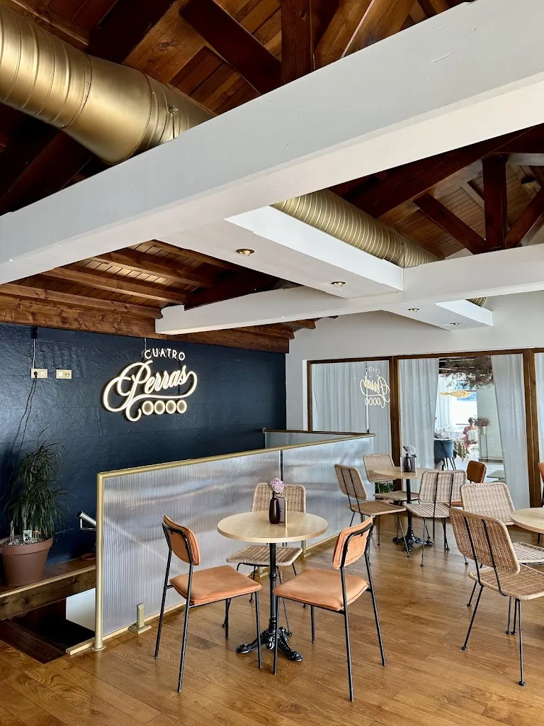 Restaurante CuatroPerras restaurant in Corcubión