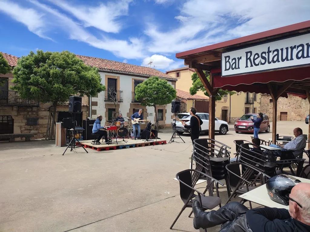 Los Girasoles restaurant in Almajano