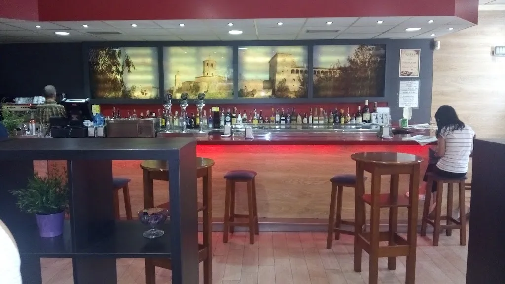 Bar Restaurante El Puerto_Almazul_slider_image_1