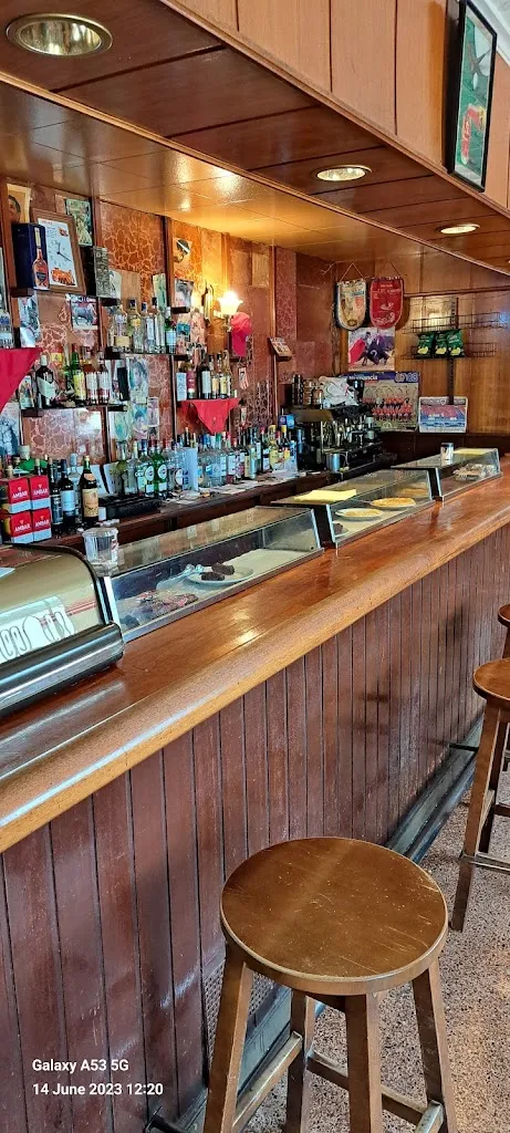 Keith Brindley_Bar Restaurante Calasanz_Almenar de Soria_review