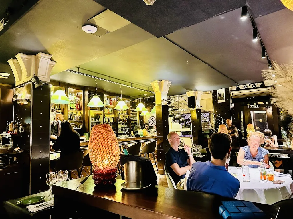 sharon squire_Restaurant Lounge My Way_Baraona_review